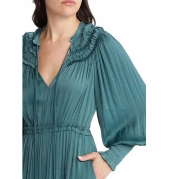 Nordstrom Moon River Ruffle Jade Green Crinkle Satin Tiered Maxi